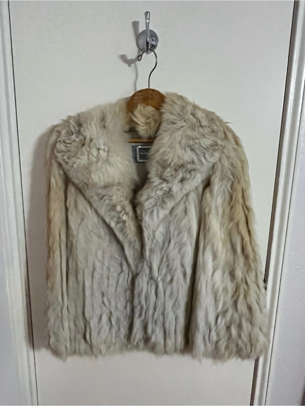 Vintage Saga Fox cream fox fur women’s coat size medium
